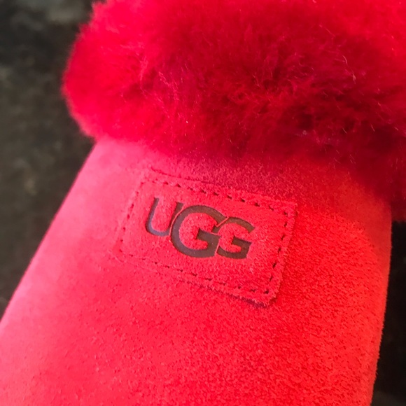 New UGG Cozy Slipper, Ribbon Red Fuzzy Slippers, Cherry Red Plush Slip-Ons, UGGs - Picture 10 of 16
